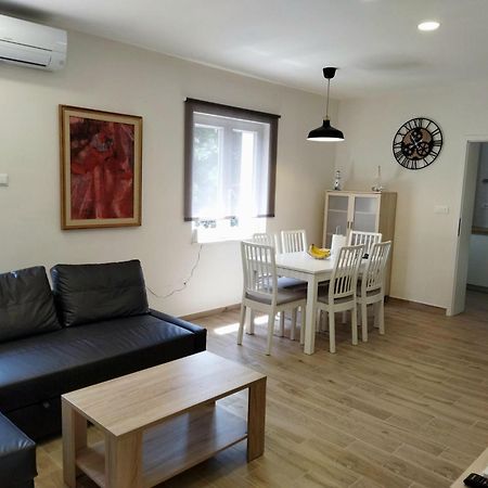 Teta Lidia Apartment Krilo Luaran gambar