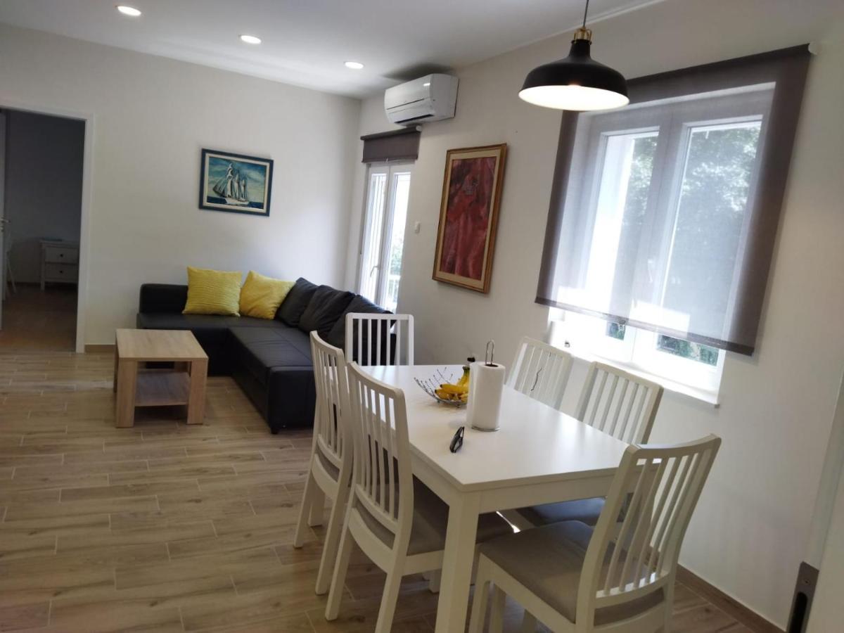Teta Lidia Apartment Krilo Luaran gambar