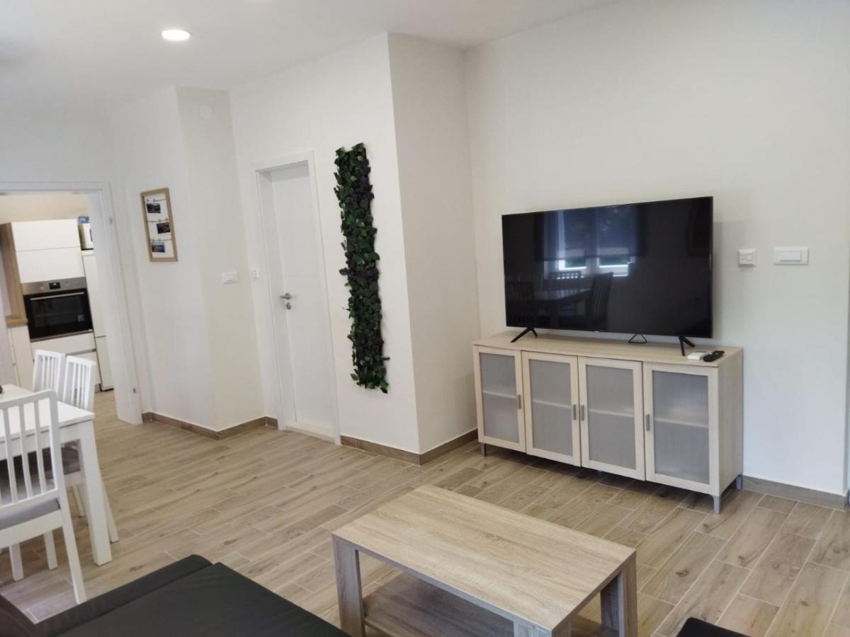 Teta Lidia Apartment Krilo Luaran gambar